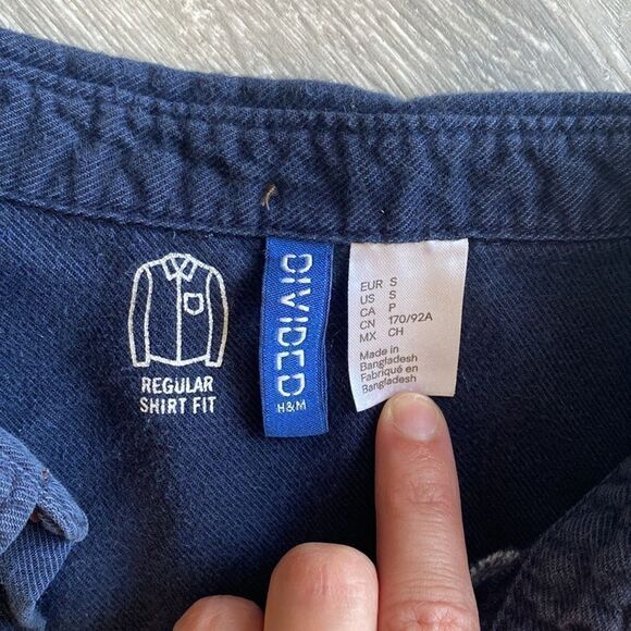 H&M Button Up Shirt - Picture 2 of 4